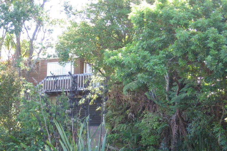 Photo of property in 1/33 Kiteroa Terrace, Rothesay Bay, Auckland, 0630