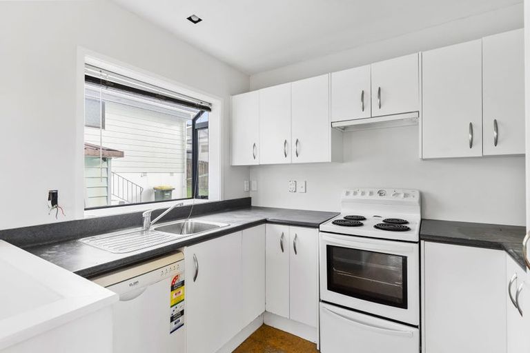 Photo of property in 18 Chislehurst Street, Henderson, Auckland, 0612