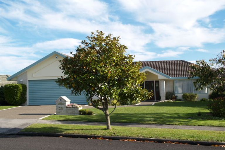 Photo of property in 16 Astoria Place, Northpark, Auckland, 2013