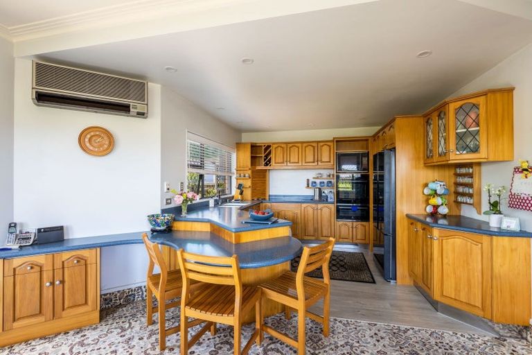 Photo of property in 81 Wallace Place, Westown, New Plymouth, 4310