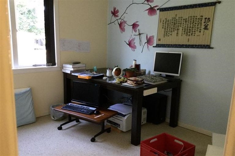 Photo of property in 37 Awanui Street, Merrilands, New Plymouth, 4312