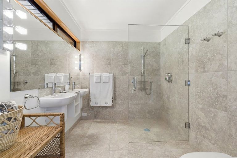 Photo of property in Twin Waters Lodge, 30 Totara Avenue, Collingwood, 7073