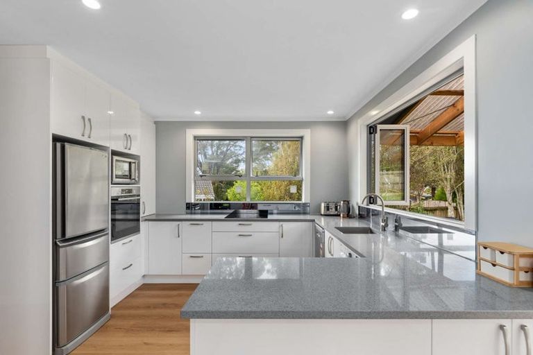 Photo of property in 31 Annison Avenue, Glen Eden, Auckland, 0602