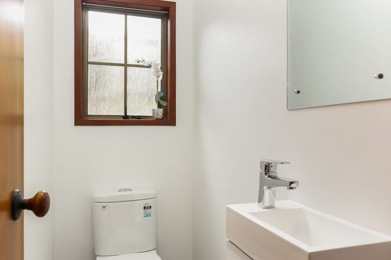 Photo of property in 2/14 Weetman Drive, Browns Bay, Auckland, 0630