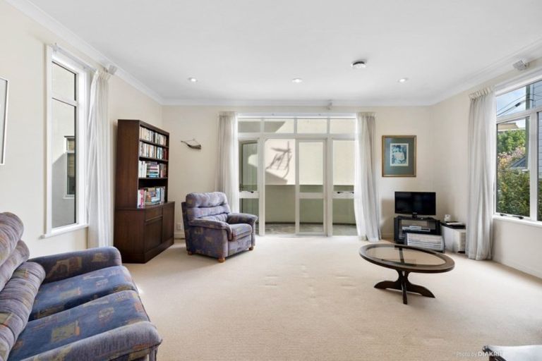 Photo of property in 35b Hobson Crescent, Thorndon, Wellington, 6011