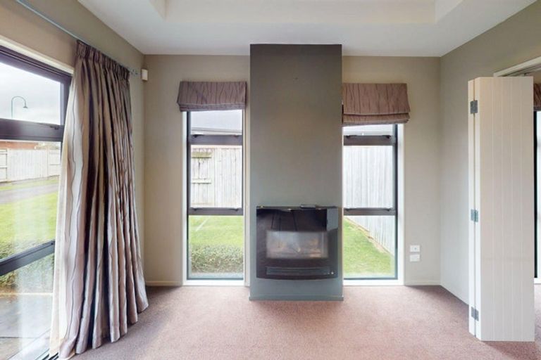 Photo of property in 57 Tennyson Avenue, Kelvin Grove, Palmerston North, 4414