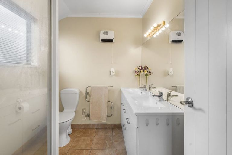 Photo of property in 28 Pewter Place, Northwood, Christchurch, 8051