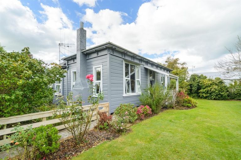 Photo of property in 30 Signal Street, Marton, 4710