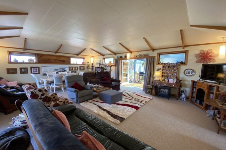 Photo of property in 16 Graham Street, Eltham, 4322