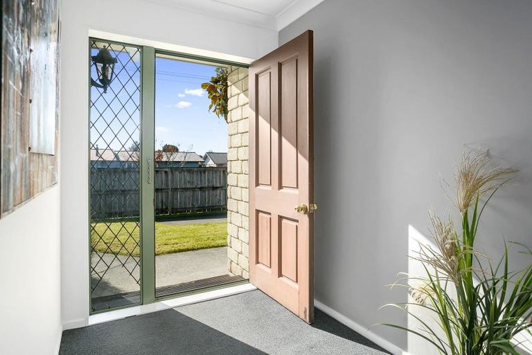 Photo of property in 52 Byron Street, Leamington, Cambridge, 3432