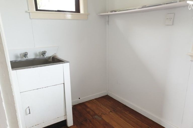 Photo of property in 3 Springs Road, Parakai, 0830