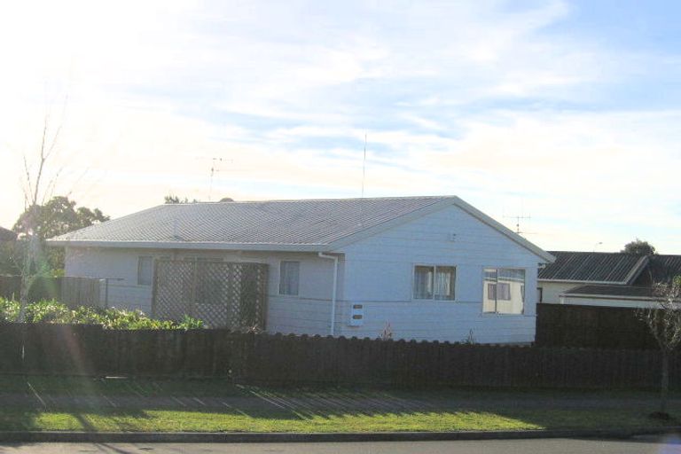 Photo of property in 8 Bartholomew Drive, Nawton, Hamilton, 3200