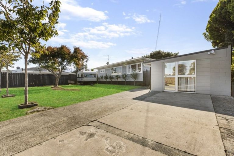 Photo of property in 2 Busing Avenue, Papakura, 2110