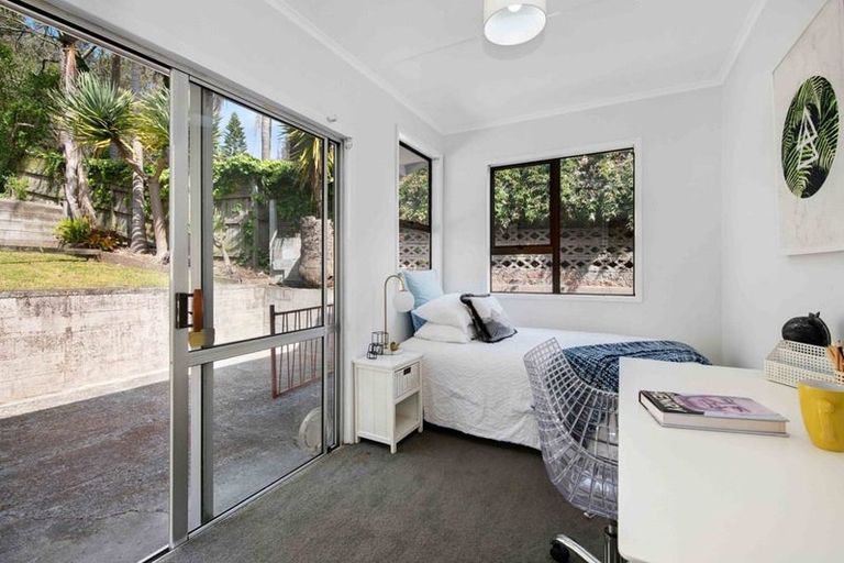 Photo of property in 1099 Whangaparaoa Road, Tindalls Beach, Whangaparaoa, 0930