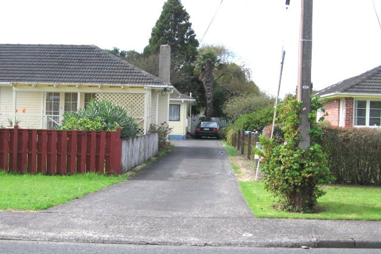 Photo of property in 56a Neil Avenue, Te Atatu Peninsula, Auckland, 0610