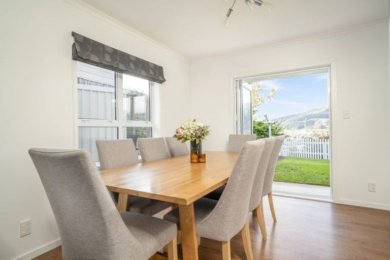 Photo of property in 43 Fyvie Avenue, Tawa, Wellington, 5028