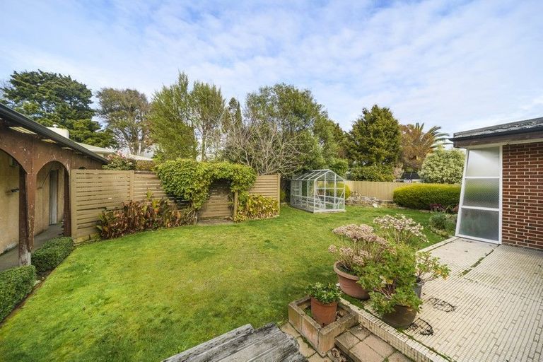 Photo of property in 6 Churchill Avenue, Hokowhitu, Palmerston North, 4410