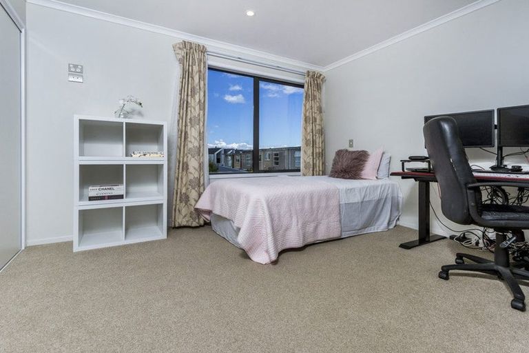 Photo of property in 11 Spotted Dove Road, Hobsonville, Auckland, 0616