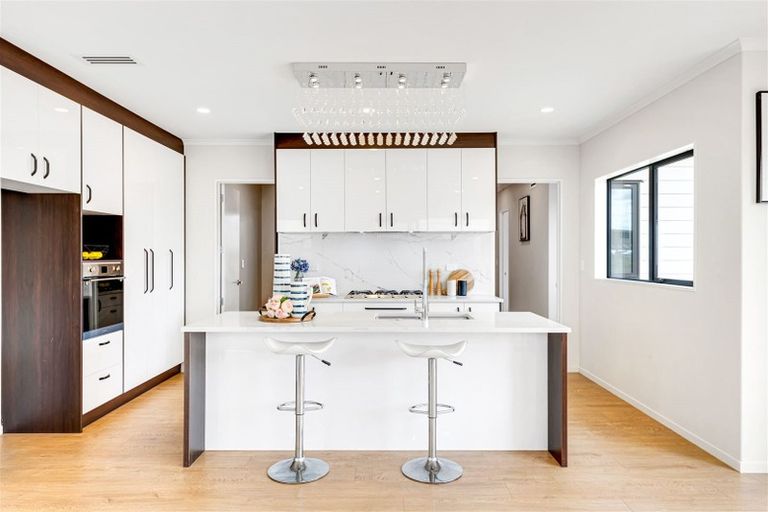 Photo of property in 51 Hikuawa Road, Flat Bush, Auckland, 2019