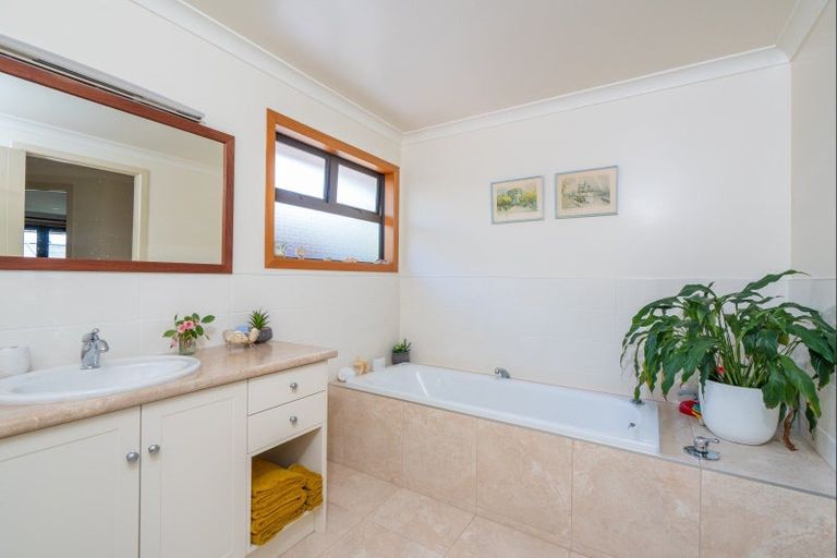 Photo of property in 48 Blue Ridge Drive, Acacia Bay, Taupo, 3385