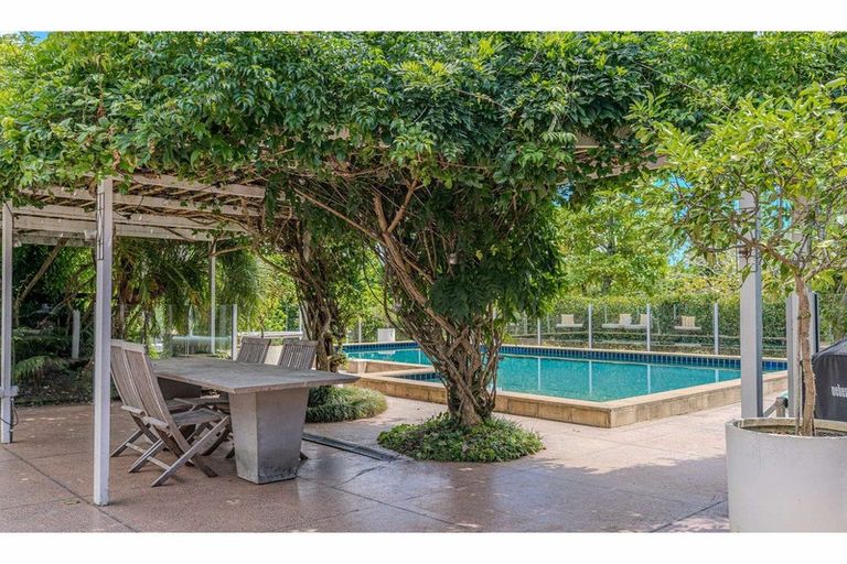 Photo of property in 37 Riverview Road, Kerikeri, 0230