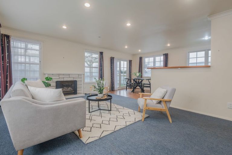 Photo of property in 1 Wairau Place, Kelvin Grove, Palmerston North, 4414