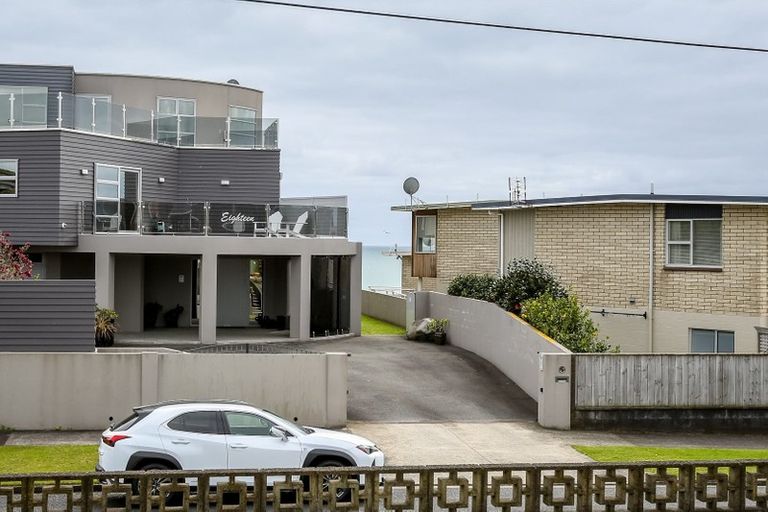 Photo of property in 19 Roy Terrace, Moturoa, New Plymouth, 4310