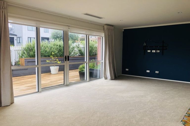 Photo of property in 1 Cooperage Avenue, Kumeu, 0810