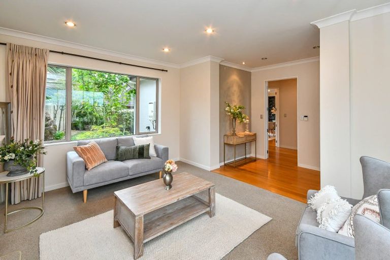 Photo of property in 36 Leburn Crescent, Flat Bush, Auckland, 2016