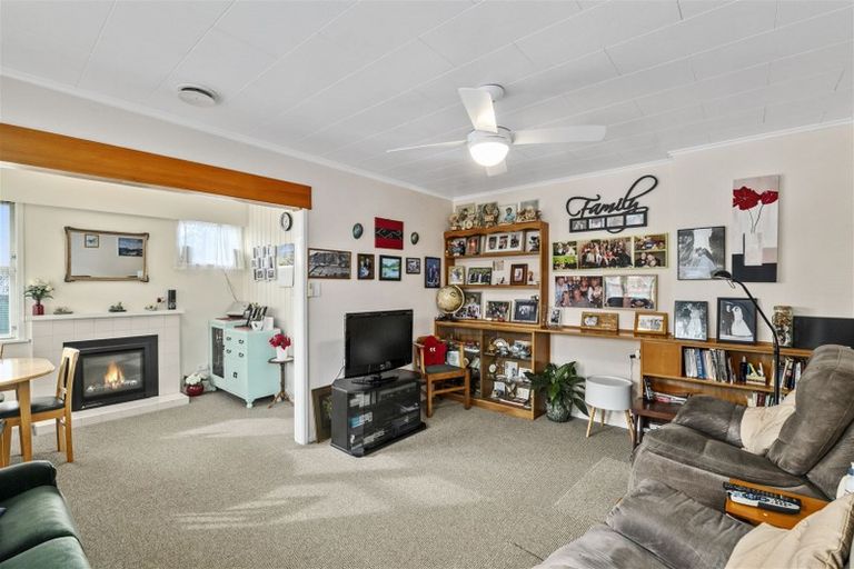 Photo of property in 140 Winchester Street, Levin, 5510