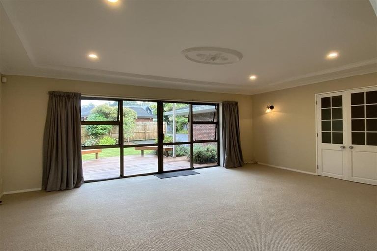 Photo of property in 2/2 Westbourne Road, Murrays Bay, Auckland, 0630