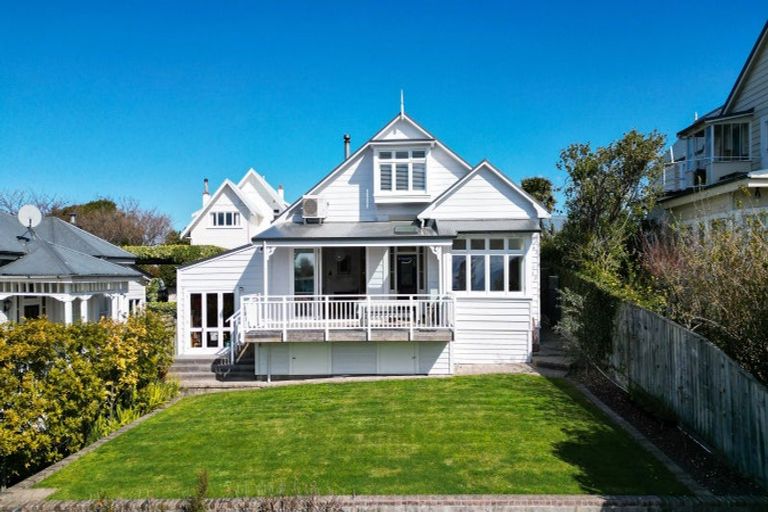 Photo of property in 13 Lincoln Road, Bluff Hill, Napier, 4110