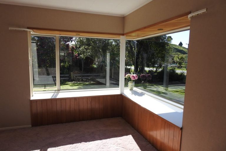 Photo of property in 1 Ongo Road, Hunterville, 4730