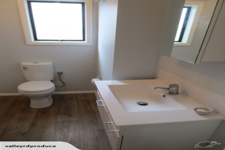 Photo of property in 106 Valley Road, Paraparaumu, 5032