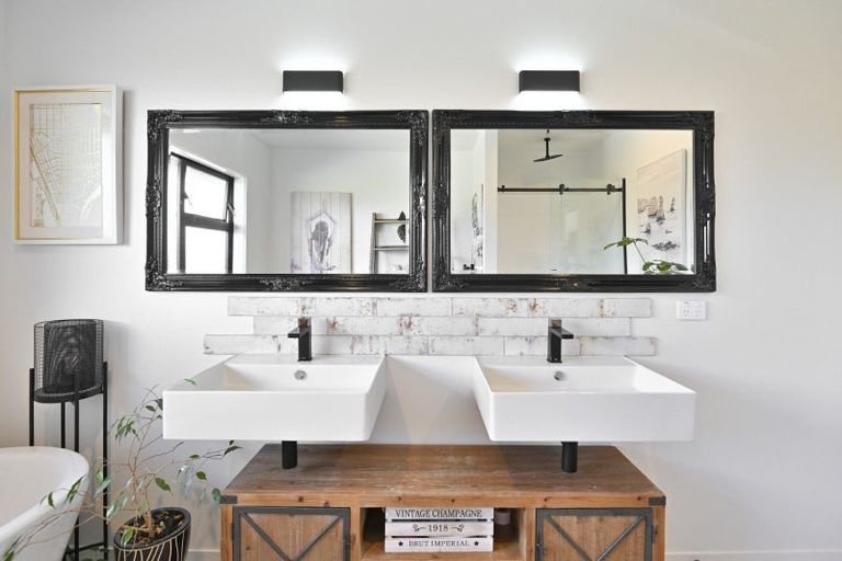 Photo of property in 6 Cape Grove, Haumoana, 4180