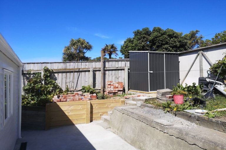 Photo of property in 50a The Parade, Island Bay, Wellington, 6023