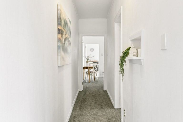 Photo of property in 5 Herald Terrace, Berhampore, Wellington, 6023