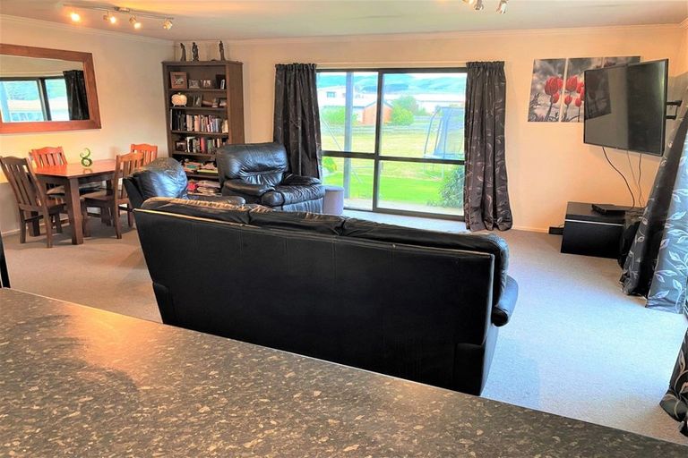 Photo of property in 11 Burns Street, Owaka, 9535