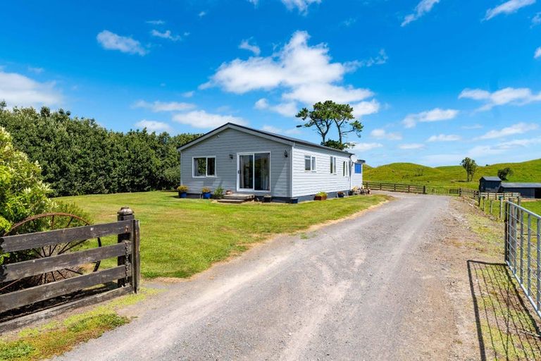 Photo of property in 282 Warea Road, Warea, New Plymouth, 4381