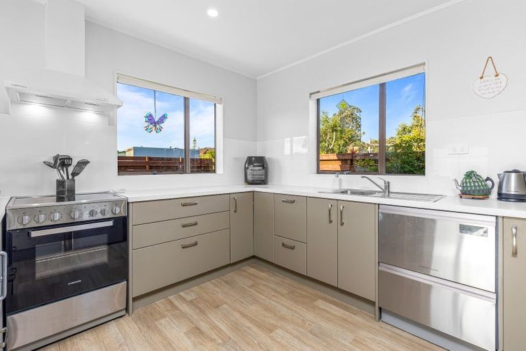 Photo of property in 1/54 Florence Avenue, Orewa, 0931