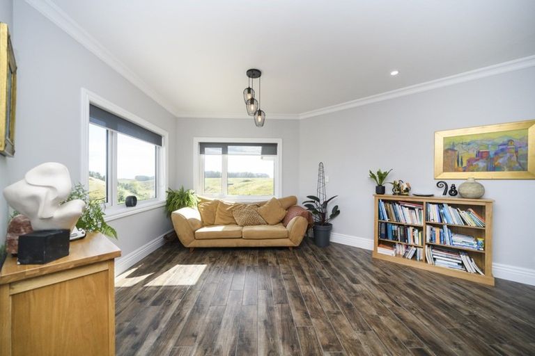 Photo of property in 52 Highland View Drive, Tokomaru, Palmerston North, 4474