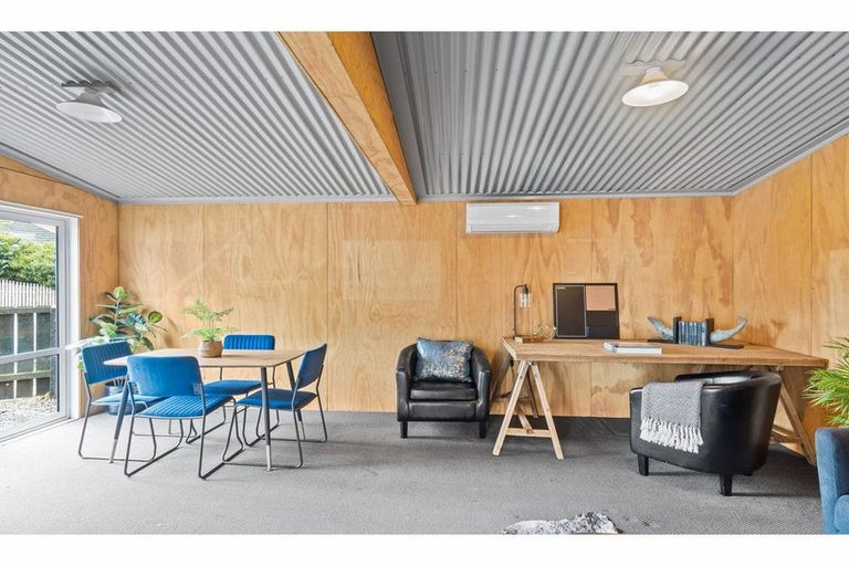 Photo of property in 15 Taramea Place, Addington, Christchurch, 8024