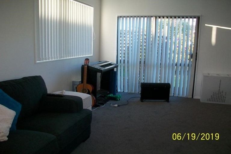Photo of property in 2/204 Waitemata Drive, Ranui, Auckland, 0612