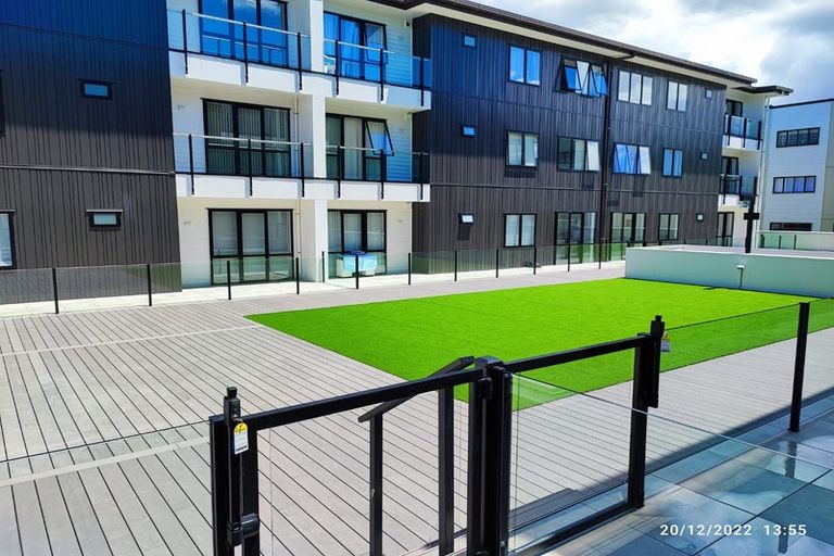 Photo of property in 7/11 Carlos Drive, Flat Bush, Auckland, 2016