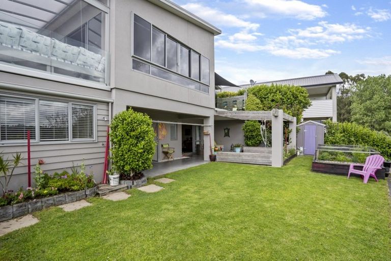 Photo of property in 114 Te Pamahue Drive, Whangamata, 3620