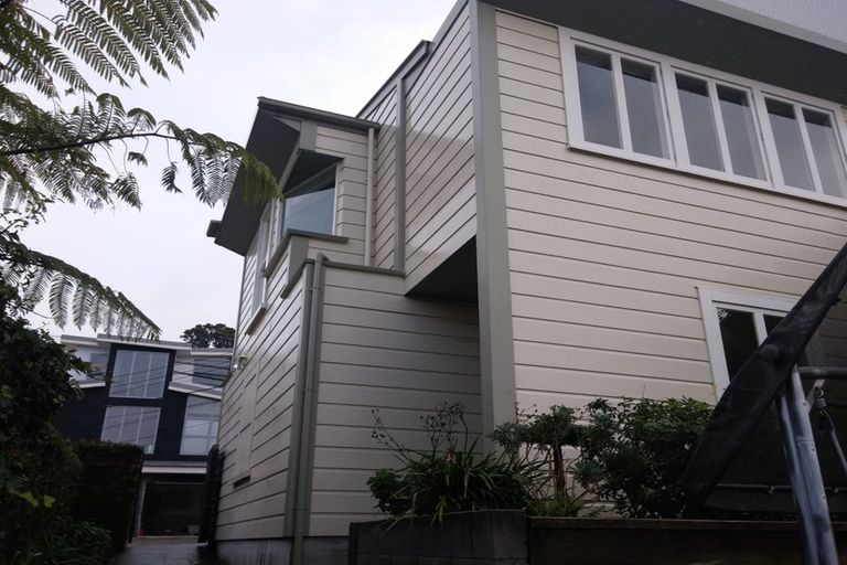 Photo of property in 28 Talavera Terrace, Kelburn, Wellington, 6012