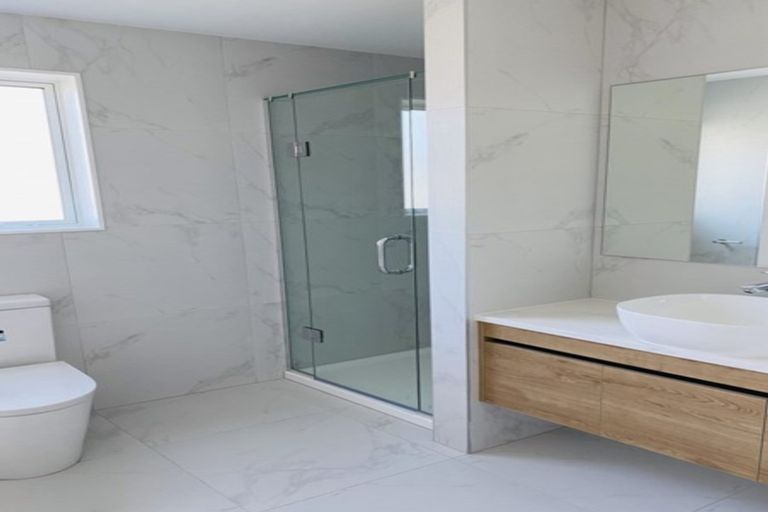 Photo of property in 125 Godfrey Drive, Orewa, 0931