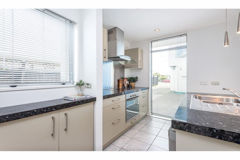 Photo of property in 496b Barbadoes Street, Edgeware, Christchurch, 8013