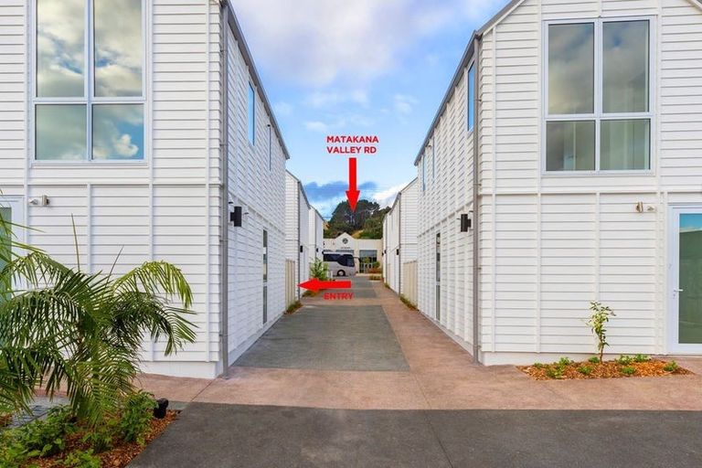Photo of property in 4 Titoki Close, Matakana, 0985