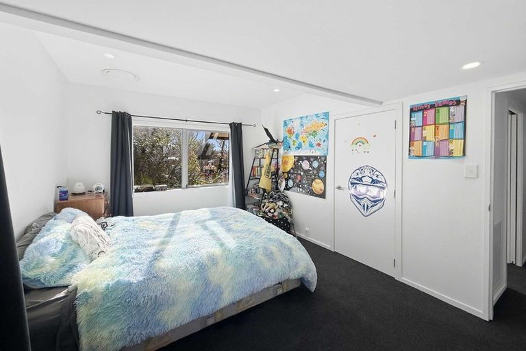 Photo of property in 135 Tirohanga Road, Tirohanga, Lower Hutt, 5010